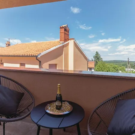 2 Bedroom Lovely In *