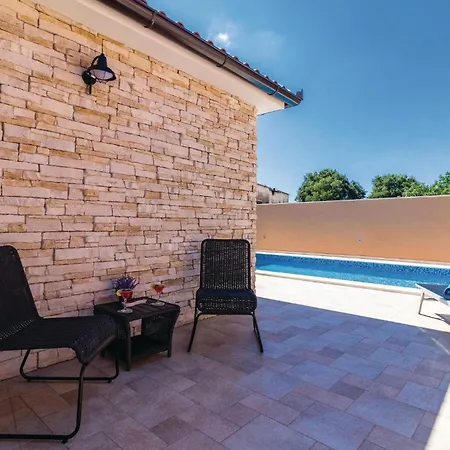 2 Bedroom Lovely In *