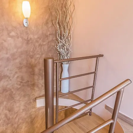 2 Bedroom Lovely In *