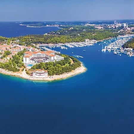 2 Bedroom Lovely In Feriehus