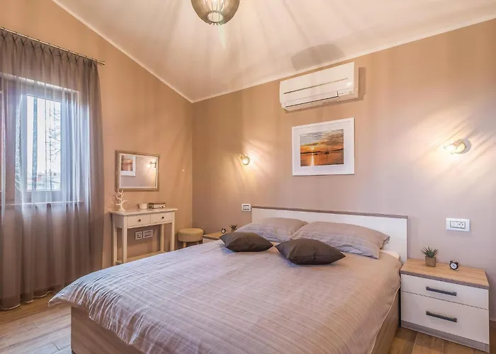 2 Bedroom Lovely In