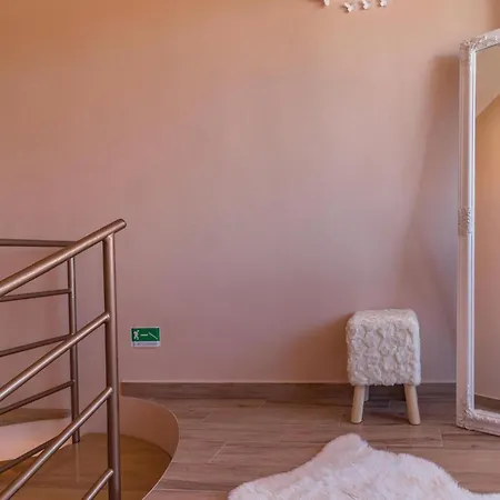 2 Bedroom Lovely In *