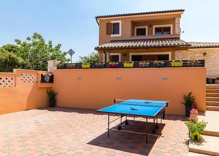 Vakantiehuis 2 Bedroom Lovely In Pula