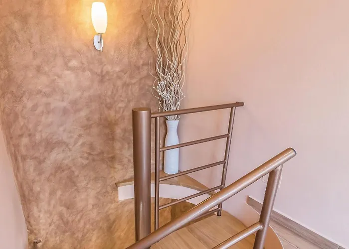 2 Bedroom Lovely In *