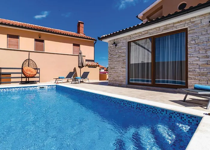 Vakantiehuis 2 Bedroom Lovely In