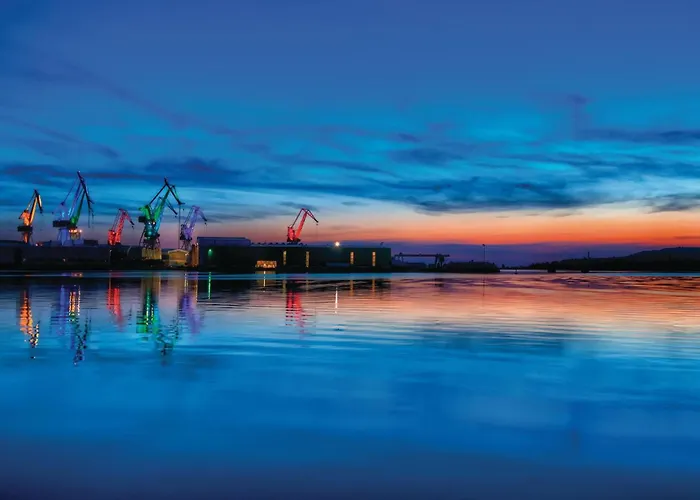 Vikendica 2 Bedroom Lovely In Pula